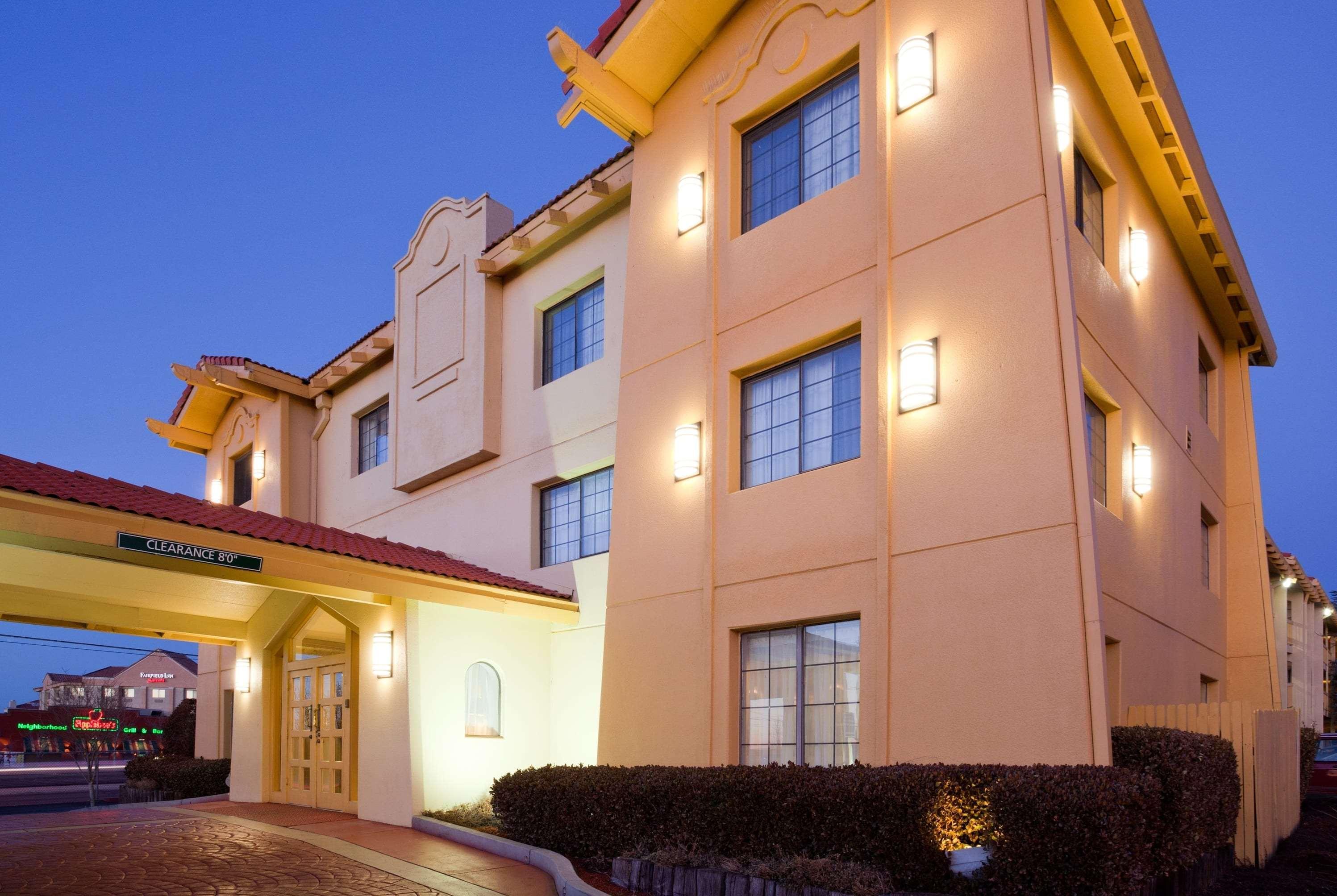 La Quinta Inn By Wyndham Albuquerque Airport Exteriör bild